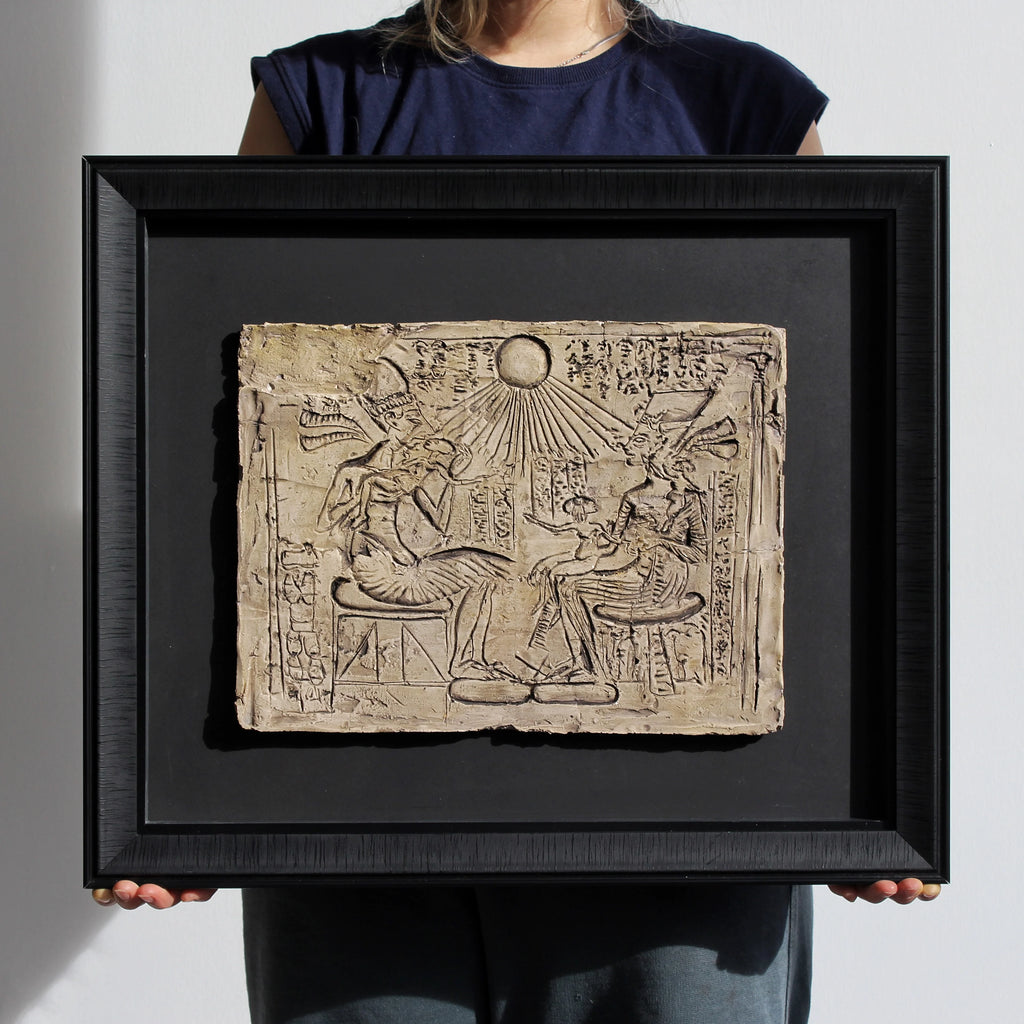 “AKHENATEN” Altar Relief (Reproduction) – 60 × 40 cm